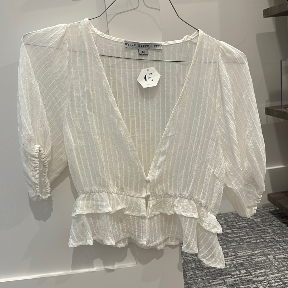 Cute white top!